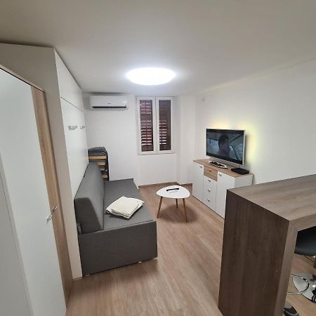 Apartma Sasko Apartment Izola Exterior photo