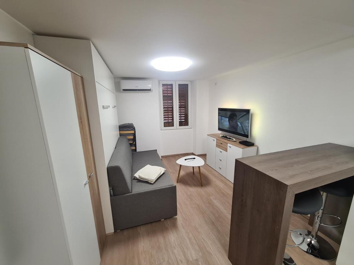 Apartma Sasko Apartment Izola Exterior photo