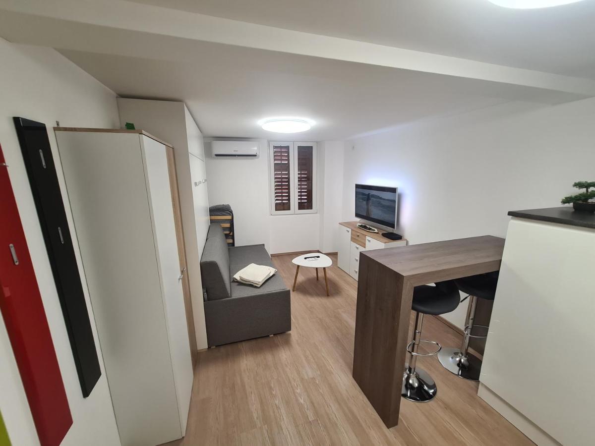 Apartma Sasko Apartment Izola Exterior photo
